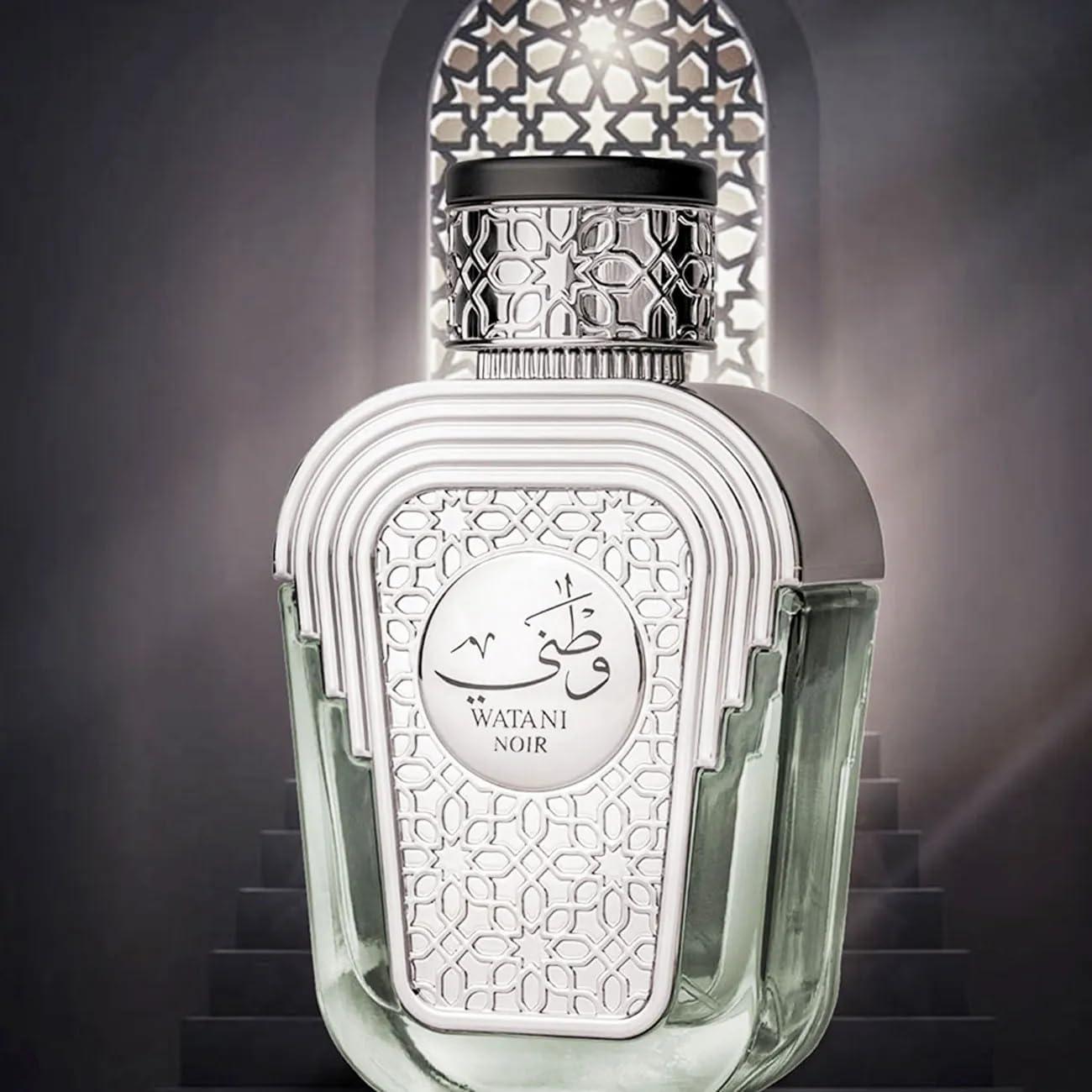 <h3>“Descubra a Elegância do Perfume Watani Noir de Al Wataniah”</h3><p>“></p><p>Este perfume impressiona com sua <strong>composição aromática frutada e oriental</strong>, sendo uma verdadeira ode à elegância masculina. Sua <strong>concentração Eau de Parfum</strong> proporciona uma intensidade que se destaca ao longo do dia, ocasião em que as notas se revelam de forma gradual e envolvente. As <strong>notas de topo</strong> de bergamota, gerânio e açafrão criam uma abertura fresca e vibrante, enquanto as <strong>notas de coração</strong> de rosa, couro e lírio-do-vale conferem um caráter sofisticado. No fundo, a combinação de almíscar, notas amadeiradas e agarwood (oud) adiciona uma profundidade luxuosa que ressoa com a riqueza da tradição árabe.</p><p>Adicionalmente, é importante ressaltar que estamos lidando com um produto <strong>original e autêntico</strong>, garantindo que cada frasco seja novo e lacrado. Seu design elegante e as proporções bem balanceadas fazem dele um excelente presente ou uma aquisição para o uso diário. Para melhor compreender o que faz essa fragrância tão especial, consideramos importante destacar algumas dimensões e características:</p><table class=