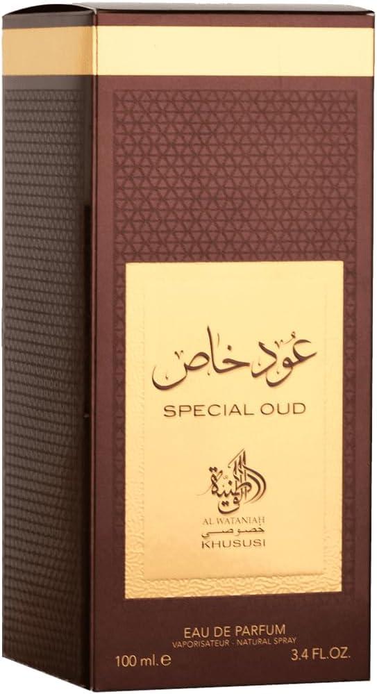 <h3>“Nossa Experiência com o Perfume Al Wataniah: Ode ao Oud!”</h3><p>“></p><p>Ao experimentar este perfume, somos imediatamente envolvidos por uma fragrância <strong>amadeirada e sofisticada</strong> que evoca uma aura de mistério e elegância. A <strong>fixação é impressionante</strong>, permanecendo na pele por muitas horas, o que o torna ideal para ocasiões especiais. Recebemos feedbacks entusiásticos, como os de clientes que destacam sua <strong>excepcional projeção</strong>, reafirmando que a fragrância permanece perceptível mesmo após um longo dia. É importante notar que a aplicação deve ser cuidadosa, pois poucas borrifadas já são suficientes para deixar uma marca olfativa impactante.</p><p>Entre as opiniões, encontramos uma mistura interessante: enquanto muitos elogiam a intensidade e a durabilidade, outros manifestam descontentamento com o aroma. Isso nos leva a refletir sobre a subjetividade das fragrâncias. Aqui estão alguns pontos a considerar:</p><table class=