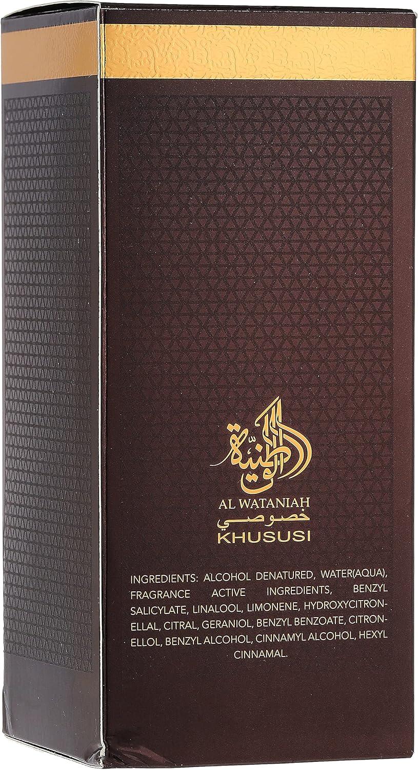<h3>“Nossa Experiência com o Perfume Al Wataniah: Ode ao Oud!”</h3><p>“></p><p>Ao explorarmos as nuances deste <strong>eau de parfum</strong>, somos recebidos por uma combinação rica e envolvente. As principais características incluem:</p><ul><li><strong>Projeção:</strong> Notável, o que faz com que o aroma preencha o ambiente com facilidade.</li><li><strong>Fixação:</strong> Excepcional, algumas avaliações relatam que o perfume permanece por mais de <strong>9 horas</strong> na pele.</li><li><strong>Aroma:</strong> Uma mistura amadeirada que se revela sofisticada e que atrai elogios.</li></ul><p>As impressões de quem experimentou são diversas, mas muitas destacam o caráter encantador da fragrância. Em nossa experiência, o uso moderado é recomendado, pois o aroma é intenso e pode se tornar avassalador com muitas borrifadas. O feedback dos usuários é predominantemente positivo, reforçando que é uma escolha ideal para ocasiões especiais.</p><table class=