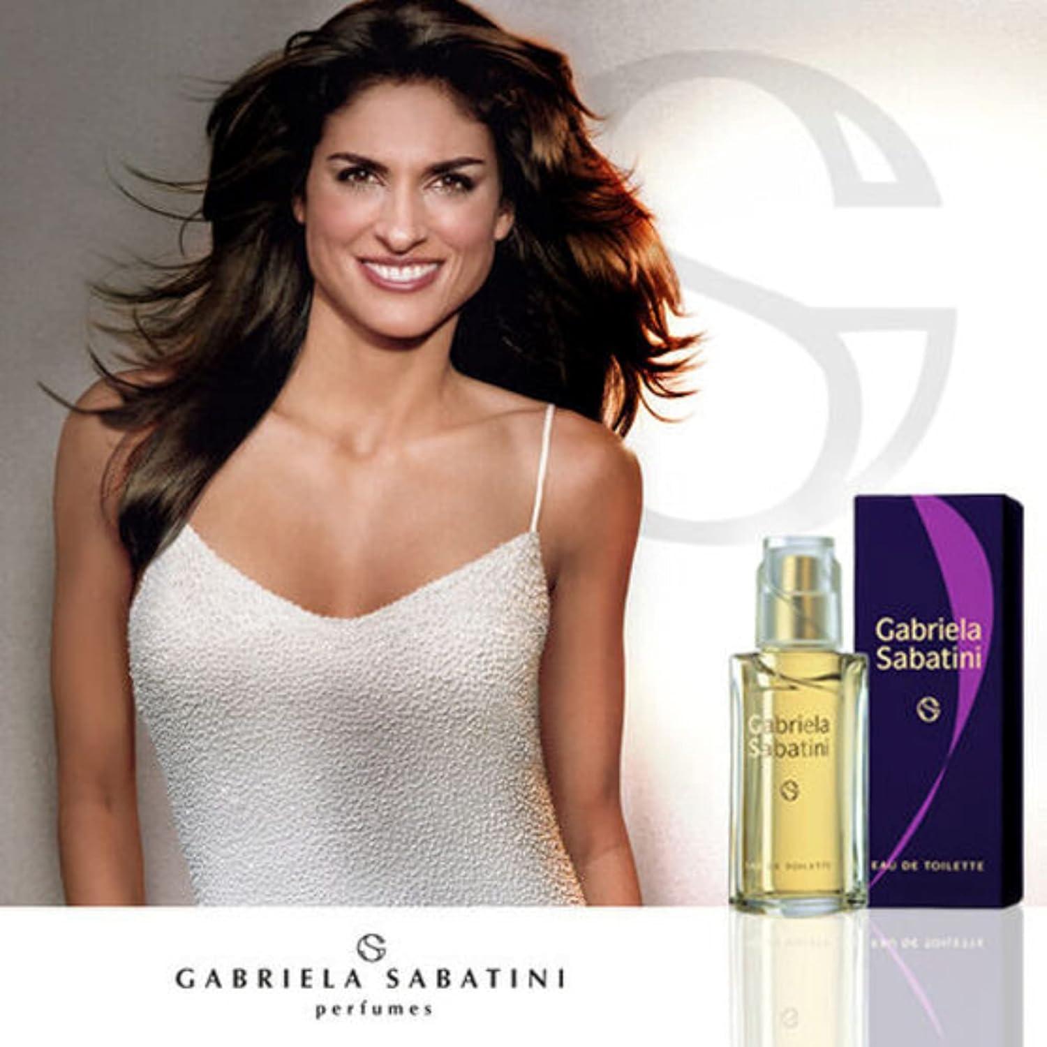 

<p><strong>“Descubra a Confiança e o Charme do Gabriela Sabatini”</strong></p>
<p>“></p>
<p>Este Eau de Toilette é um verdadeiro tributo à confiança e autenticidade femininas. Com uma combinação irresistível de notas, ele foi projetado para mulheres decididas e esportivas, refletindo a essência de Gabriela Sabatini. As <strong>notas de topo</strong> de tangerina, néroli e flor de laranjeira criam uma abertura vibrante e refrescante, ideal para o clima misto do nosso país. Já as <strong>notas de corpo</strong>, que incluem tuberosa, jasmim, lírio do vale e um floral exótico, adicionam profundidade e sofisticação à fragrância, proporcionando uma experiência olfativa encantadora que nos faz sentir seguras e elegantes ao mesmo tempo.</p>
<p>O que realmente nos encanta são as <strong>notas de fundo</strong>. Com sândalo, almíscar, âmbar, baunilha e madeiras tropicais, essa base traz uma sensação calorosa que perdura ao longo do dia. A durabilidade é significativa, permitindo que nos sintamos envolvidas nessa aura sedutora durante diversas ocasiões. Para aqueles que buscam um perfume que exale autoconfiança e femininidade, esta opção é uma escolha excepcional. Explore mais sobre essa fragrância incrível e venha se encantar também! <a class=